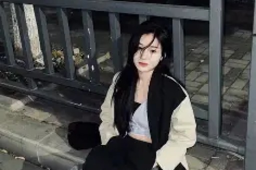 性感女星差点被两位大佬夹死的瓜！